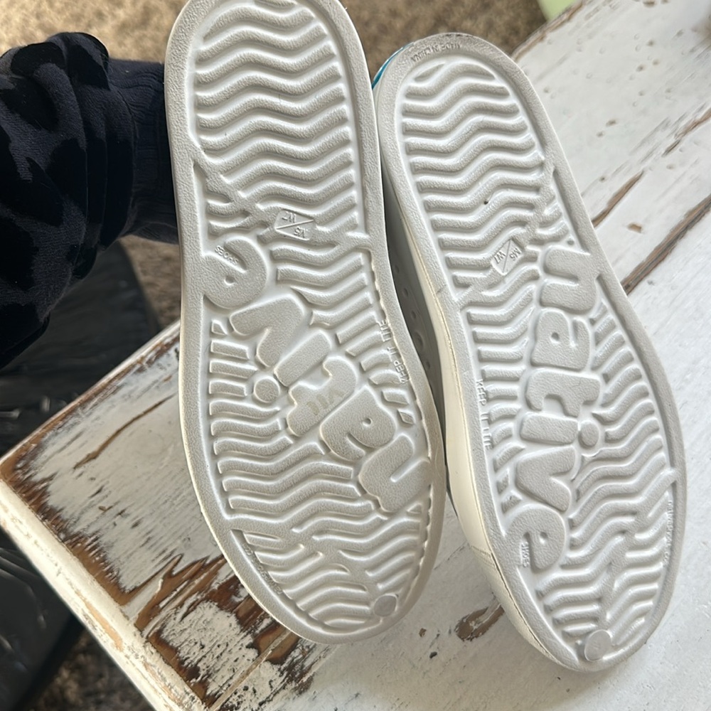 Native Shoes,‎ Jefferson , White, Size J6 (Juniors 6) - Picture 6 of 7